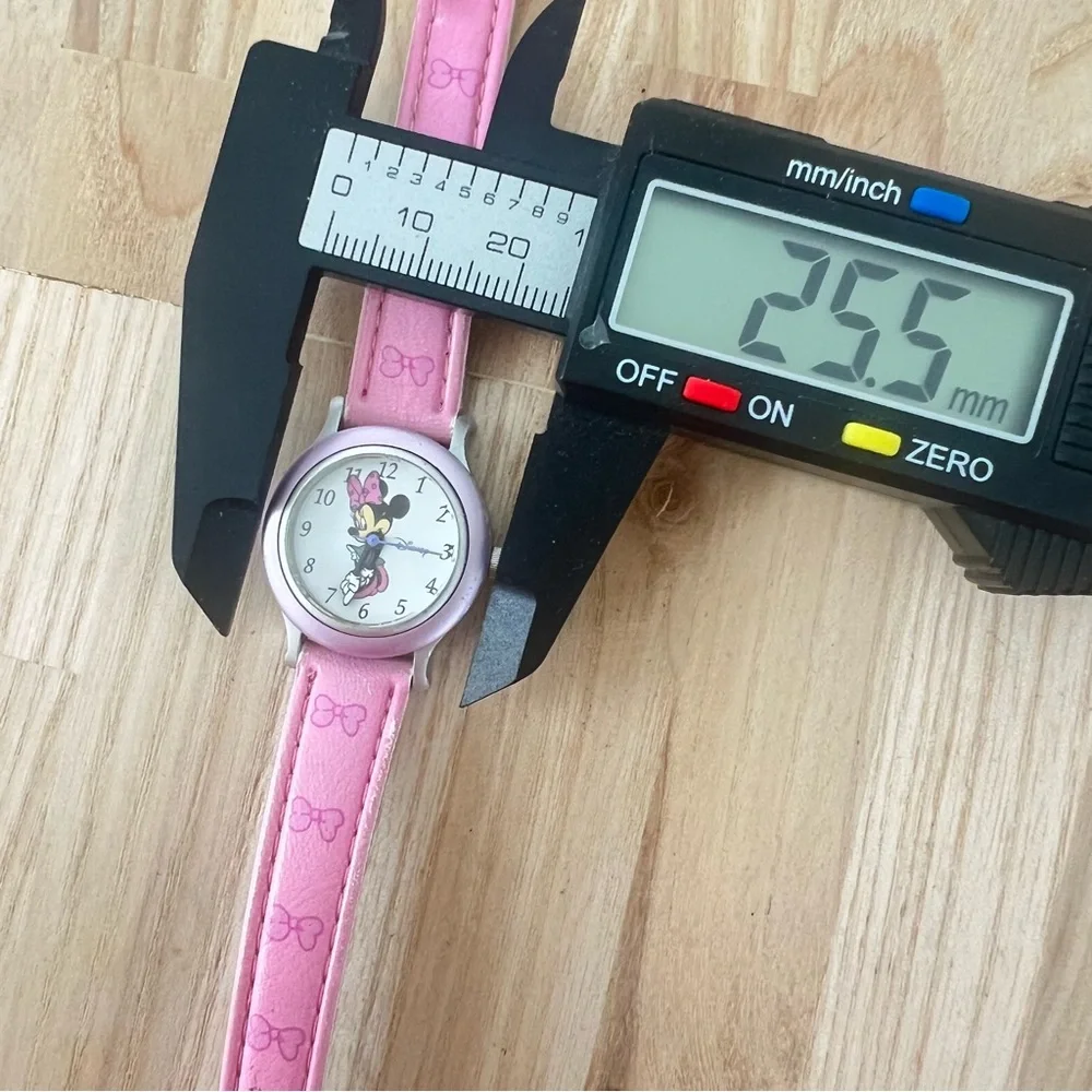 SII Seiko Disney ladies Minnie Mouse pink classic  watch NEW BATTERY
